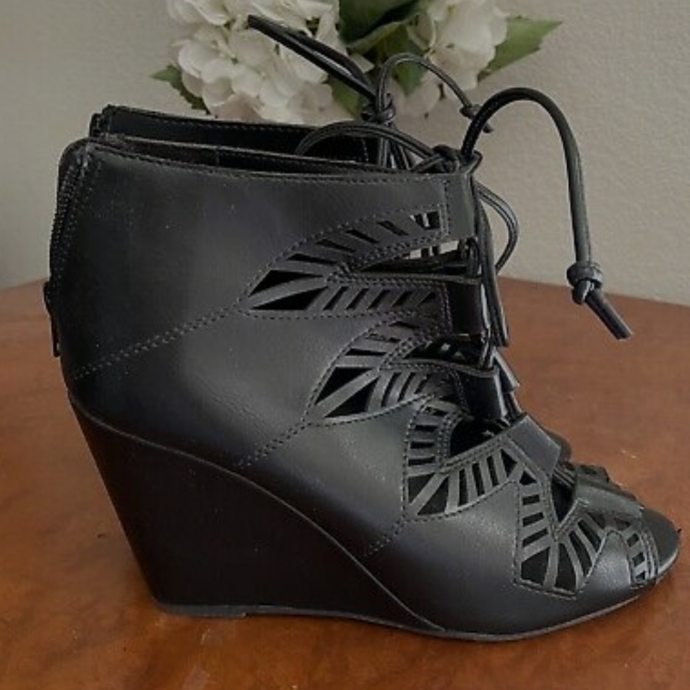 Charlotte Russe Black Laser Lace-Up Wedge (size 8)